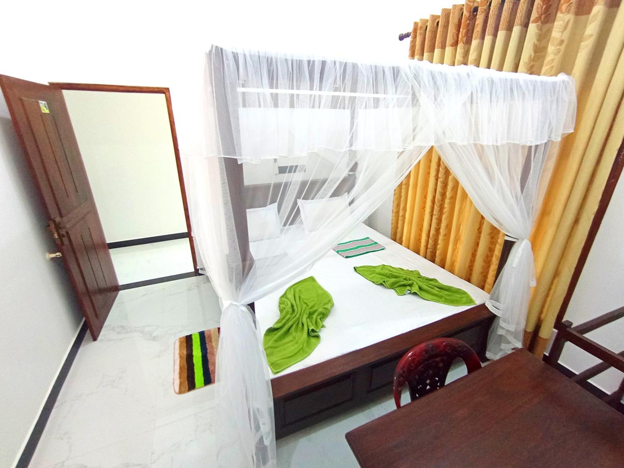 Amal Guest House Mirissa Esterno foto