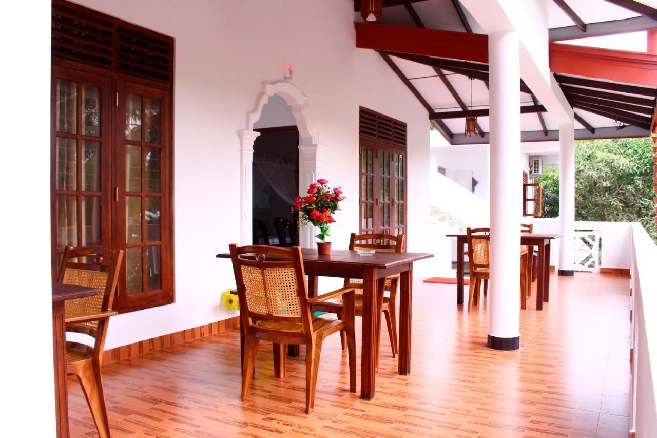Amal Guest House Mirissa Esterno foto